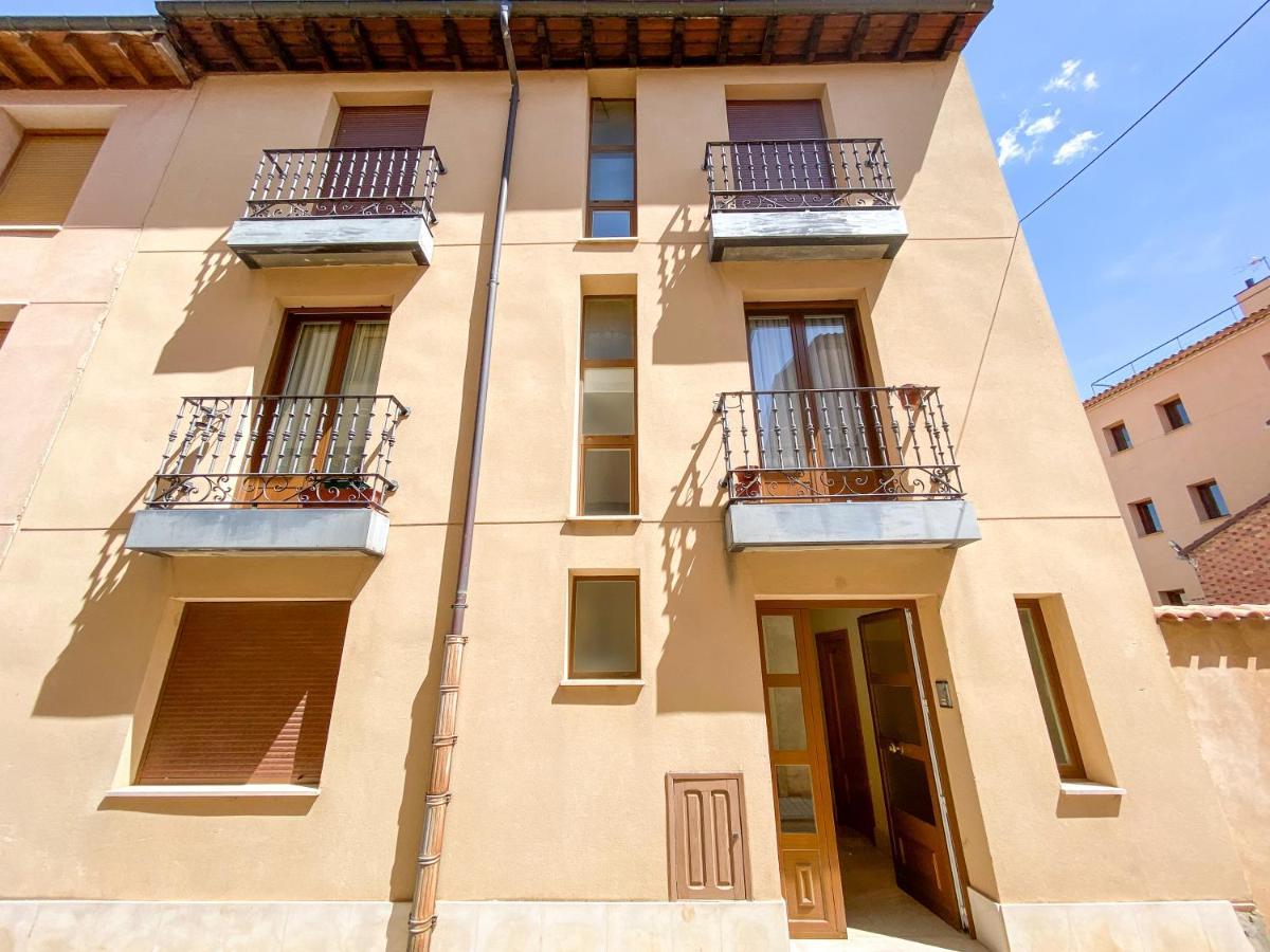 Vivienda Turistica Los Leones Berlanga de Duero Eksteriør billede