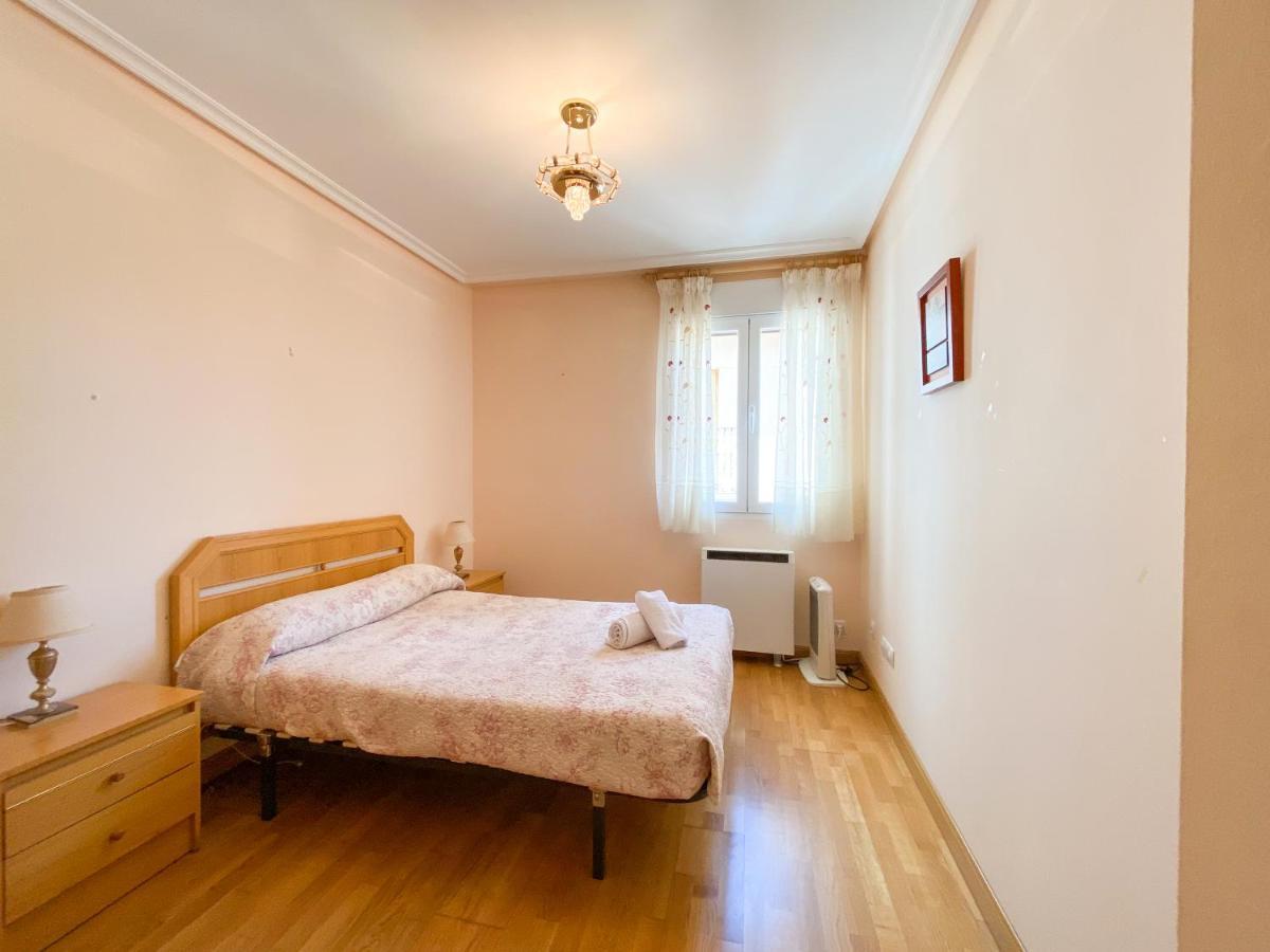 Vivienda Turistica Los Leones Berlanga de Duero Eksteriør billede