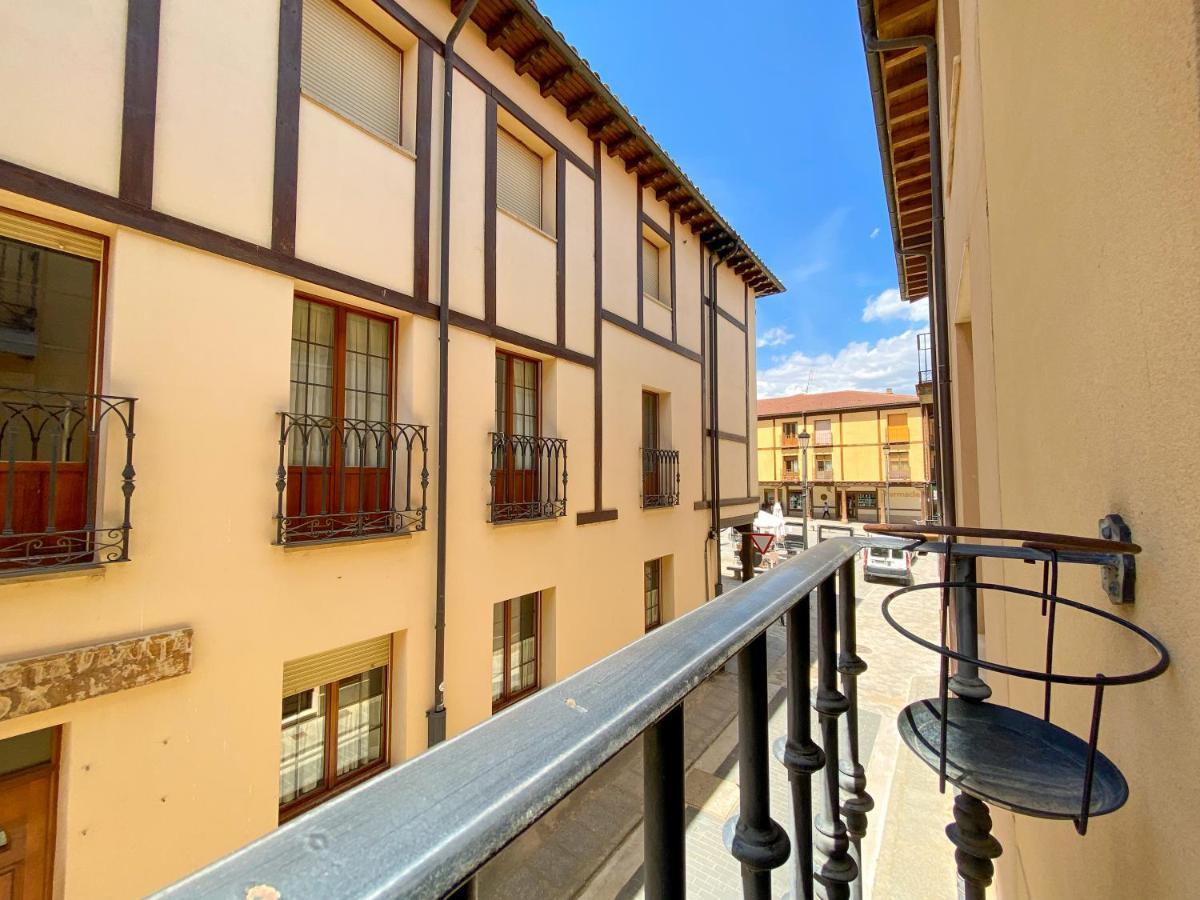 Vivienda Turistica Los Leones Berlanga de Duero Eksteriør billede